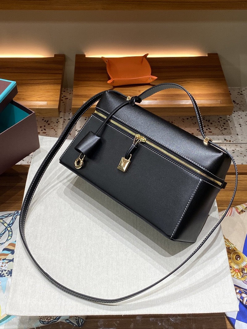 LOUI BLACK 27 IN CALFSKIN LEATHER