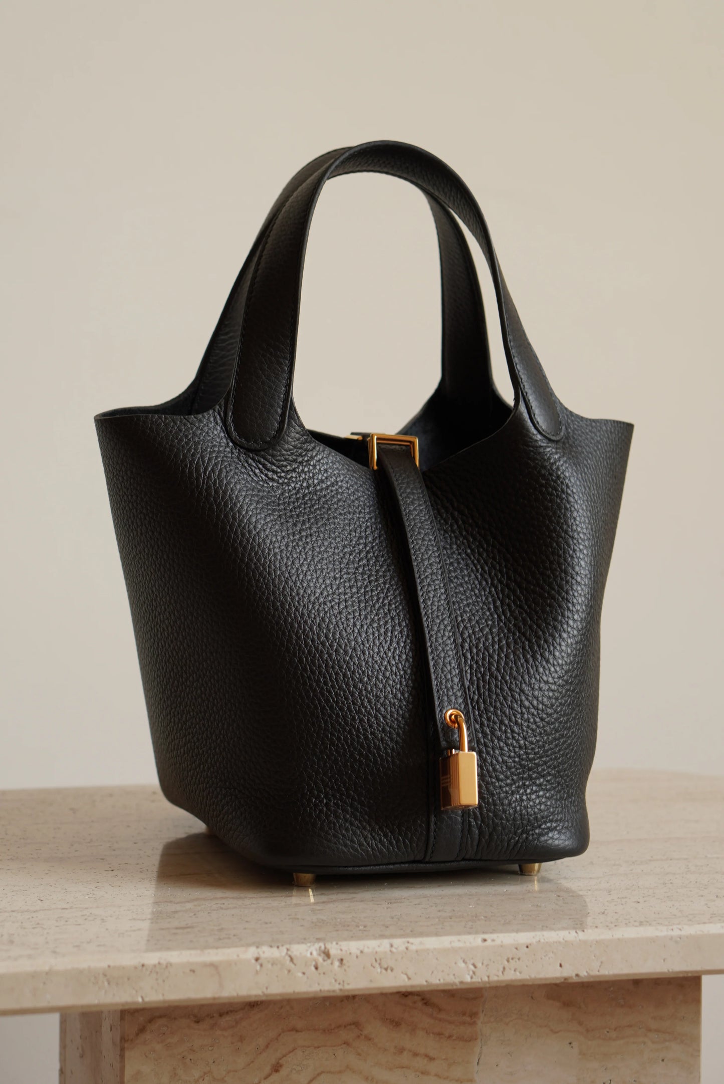 PHILO 18 BLACK