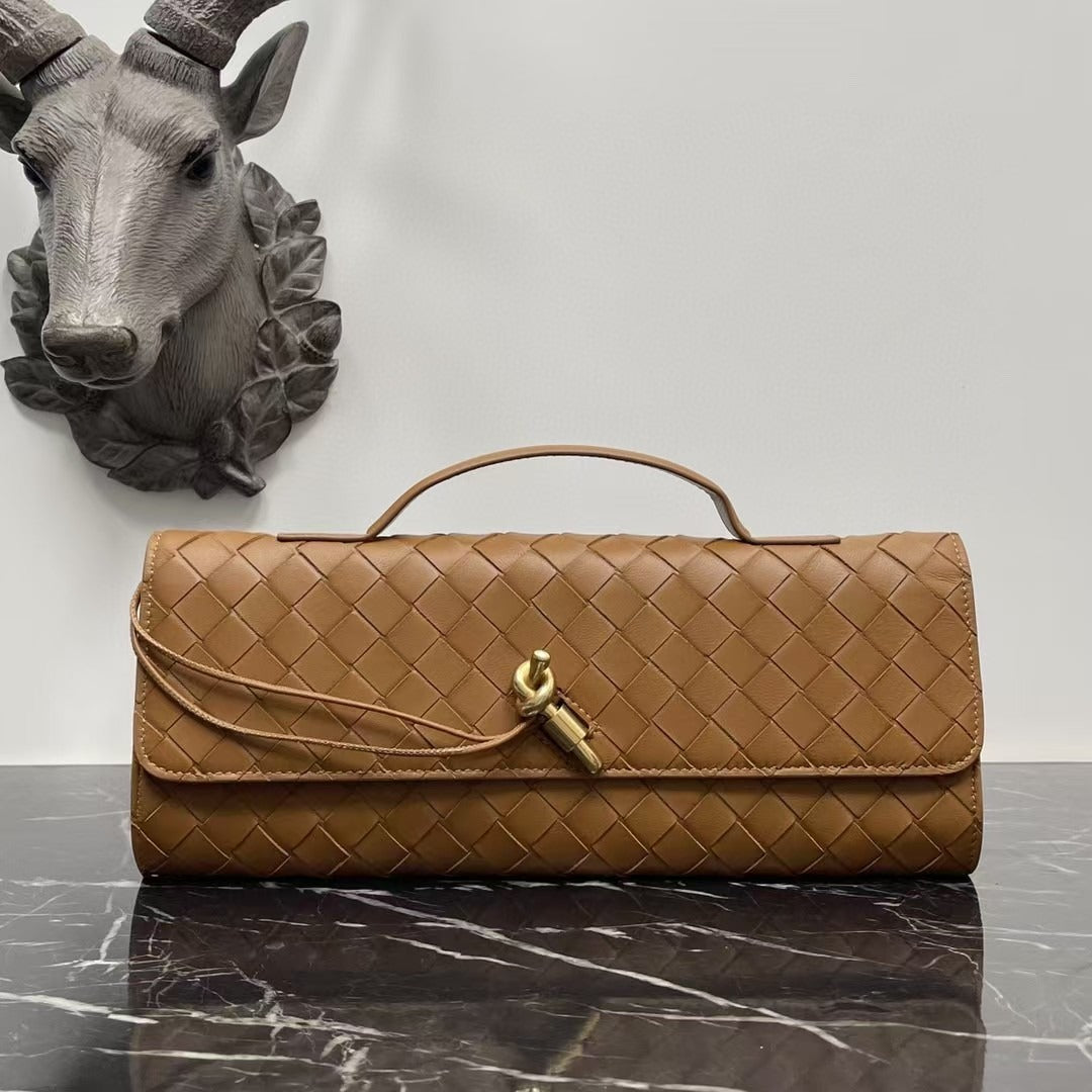 ANDANTE WOVEN CLUTCH