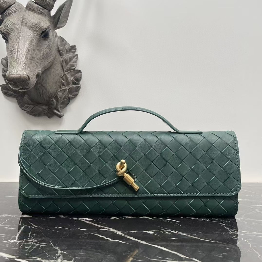 ANDANTE WOVEN CLUTCH
