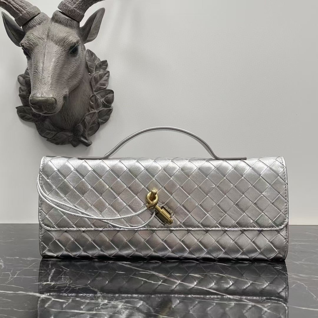 ANDANTE WOVEN CLUTCH