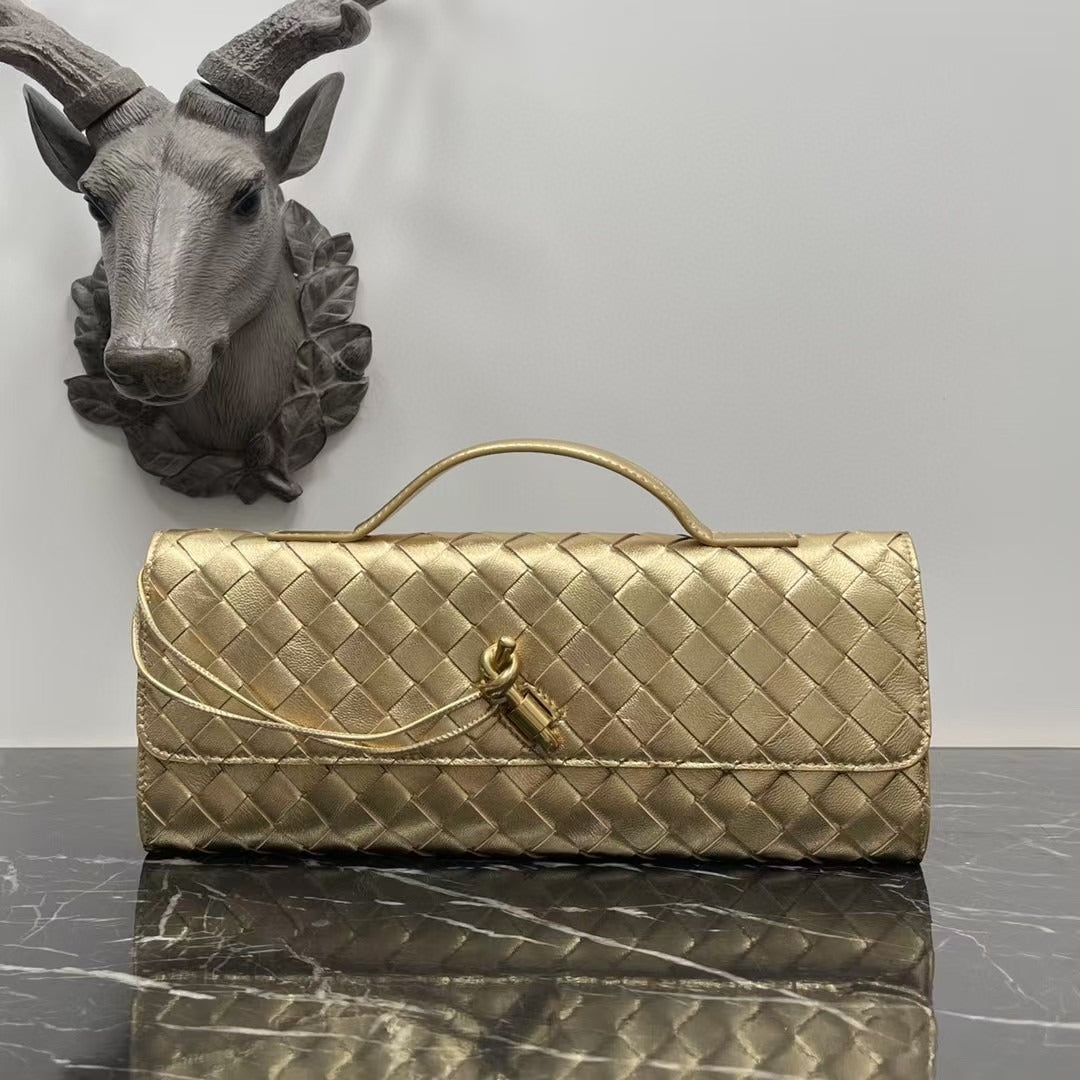 ANDANTE WOVEN CLUTCH