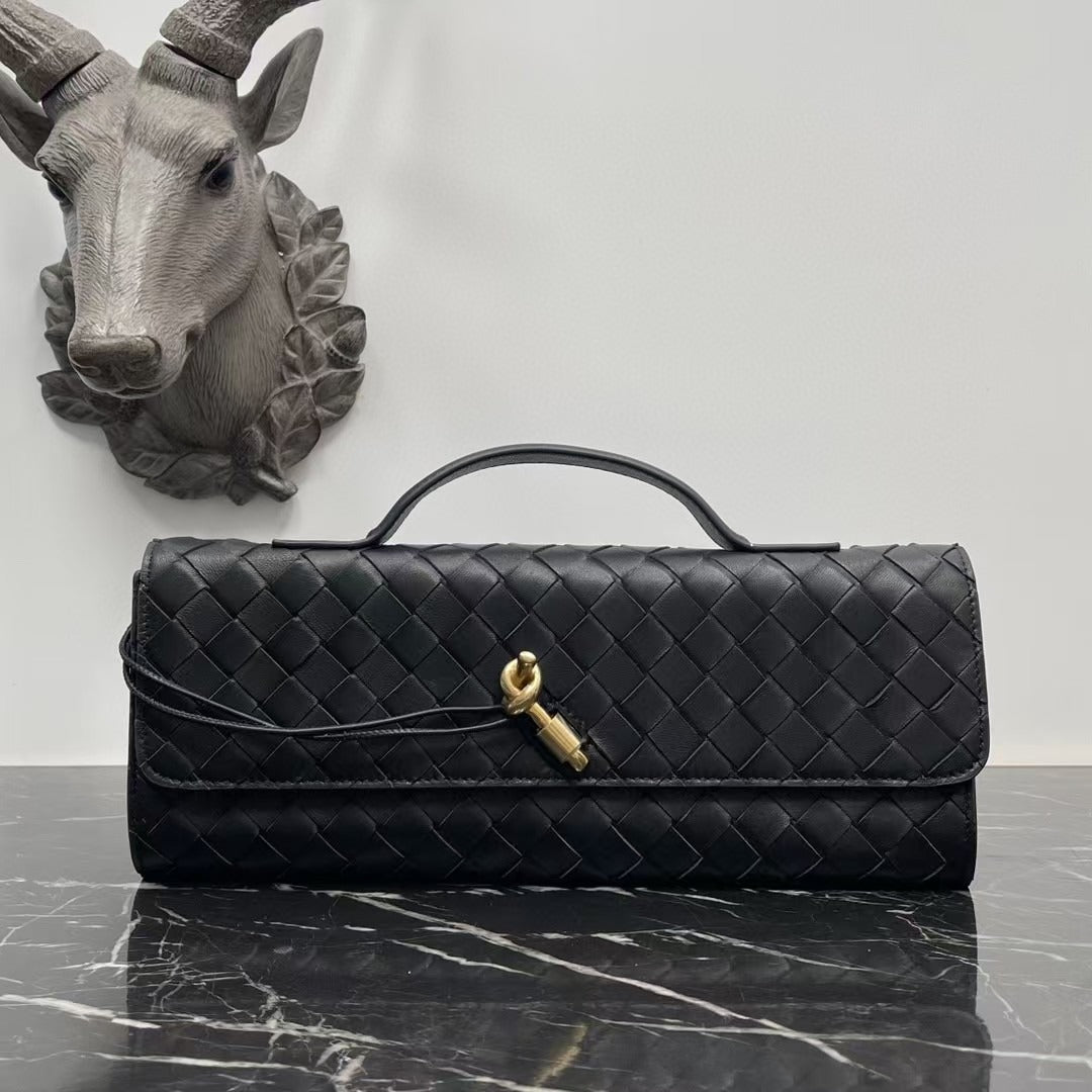 ANDANTE WOVEN CLUTCH