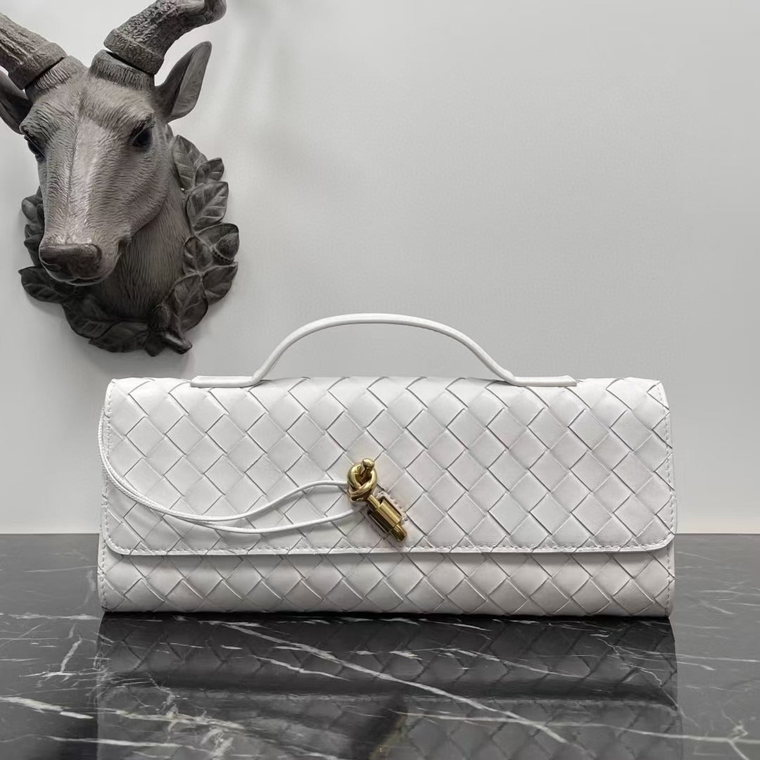 ANDANTE WOVEN CLUTCH